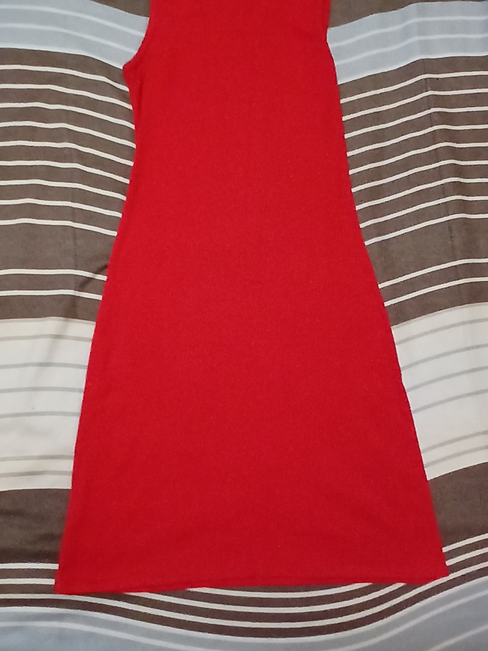 Sleek Red Sleeveless Dress